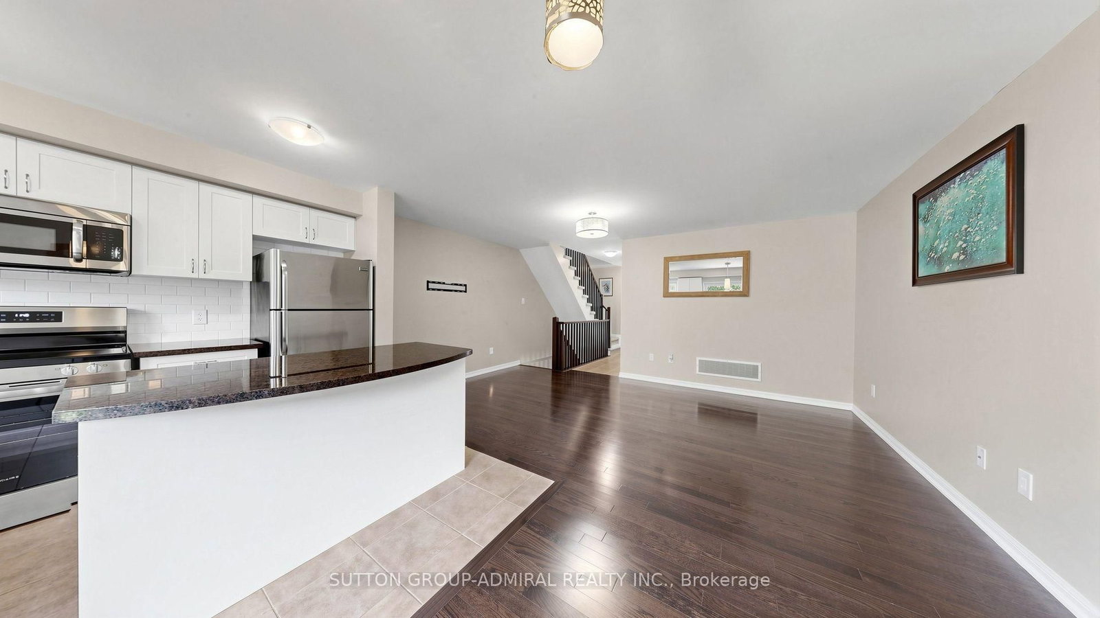 46 EDWIN PEARSON Street • Aurora, ON photo 5