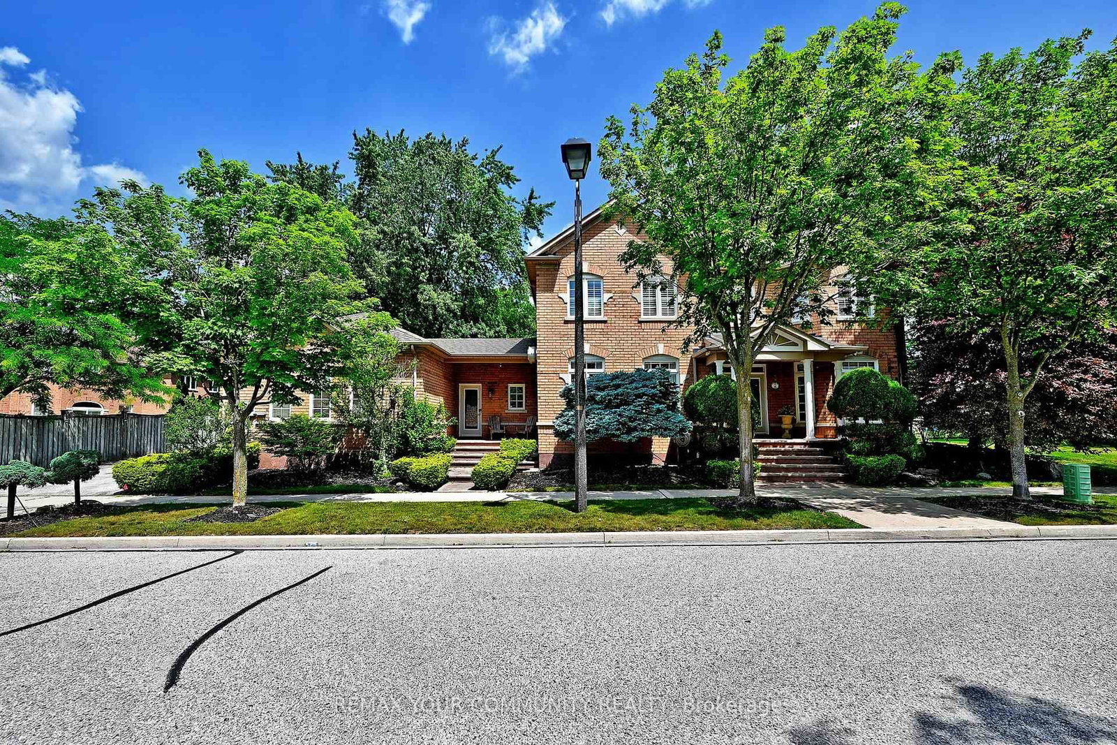 2 Winterberry Drive • Markham, ON photo 2