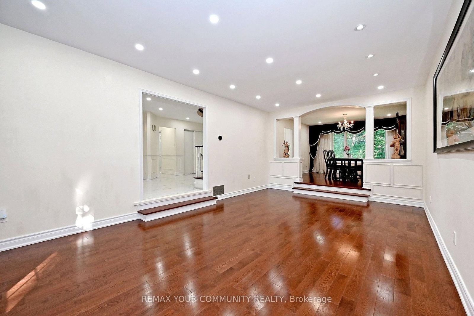 88 Cambridge Crescent • Richmond Hill, ON photo 9