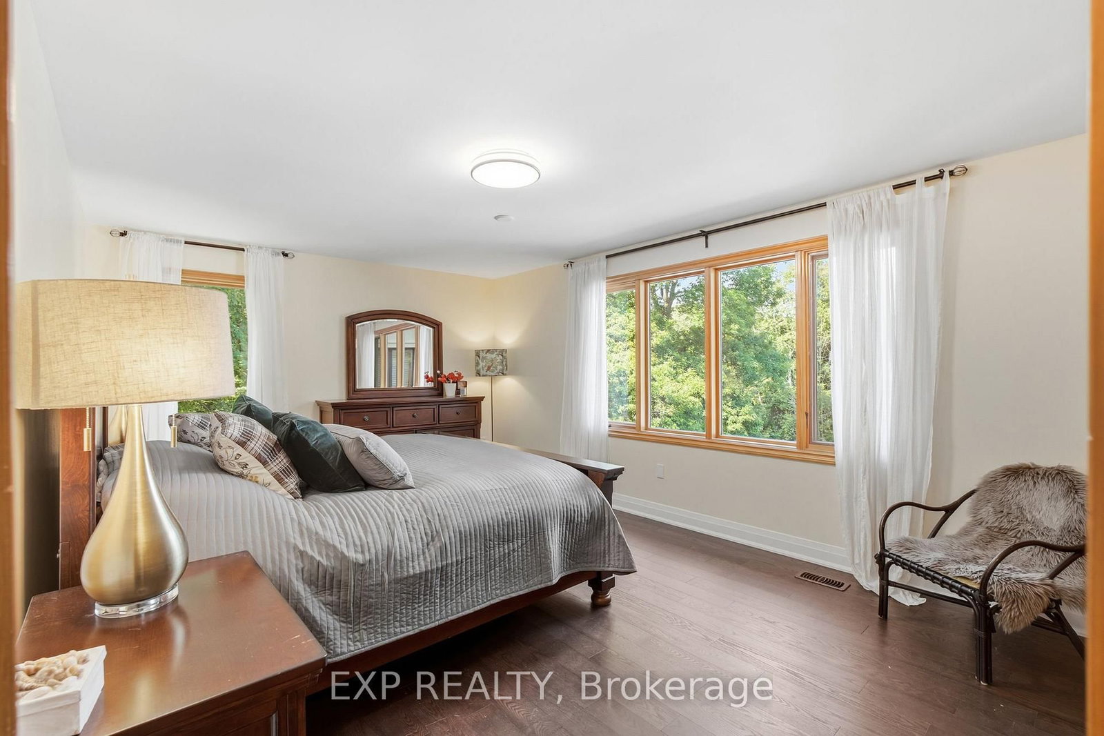 1785 Davis Drive W • King, ON photo 12