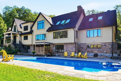 1785 Davis Drive W • King, ON photo 2