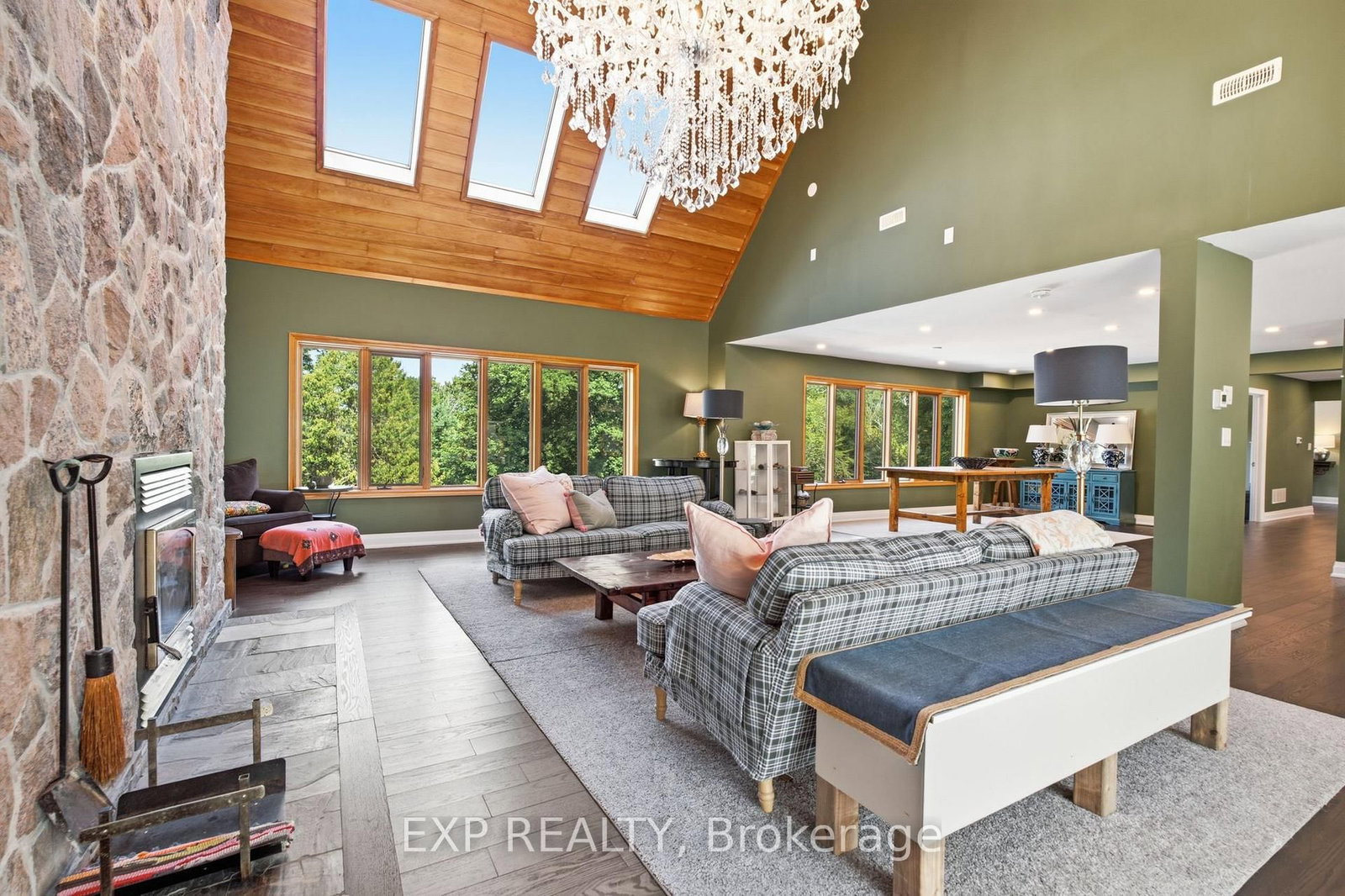 1785 Davis Drive W • King, ON photo 7