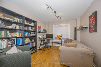 84 Loraview Lane • Aurora, ON photo 9