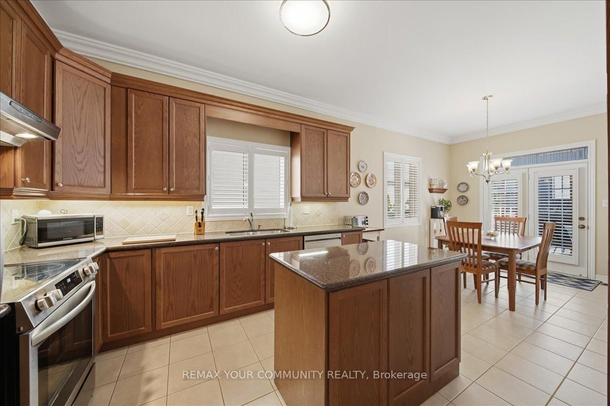 51 Tonner Crescent • Aurora, ON photo 10