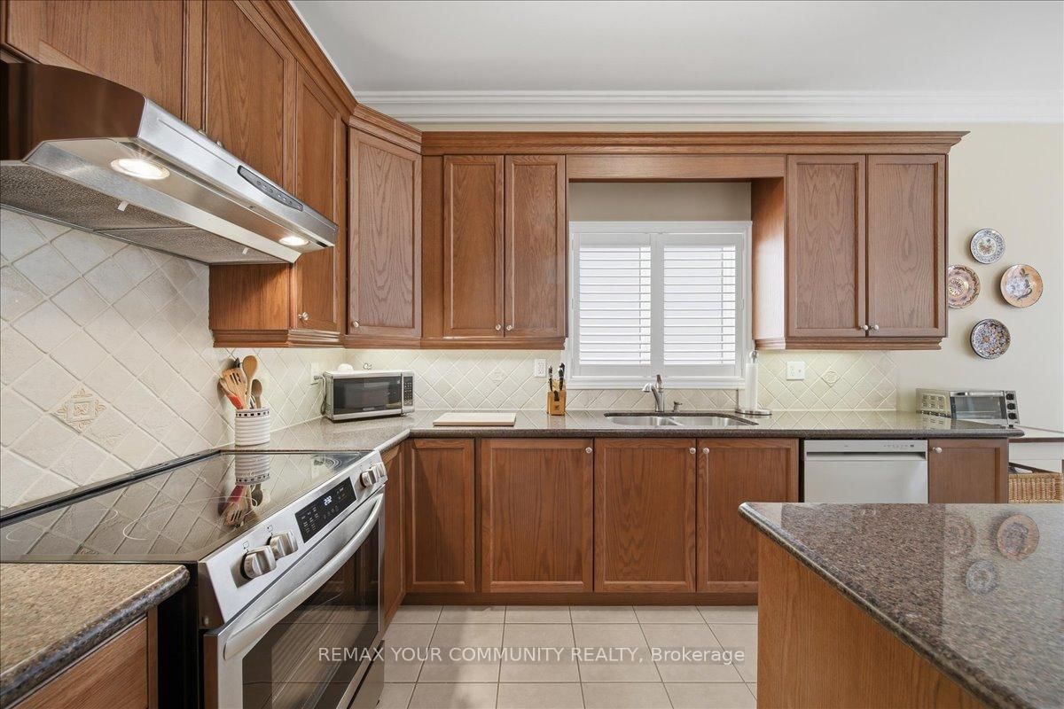 51 Tonner Crescent • Aurora, ON photo 11