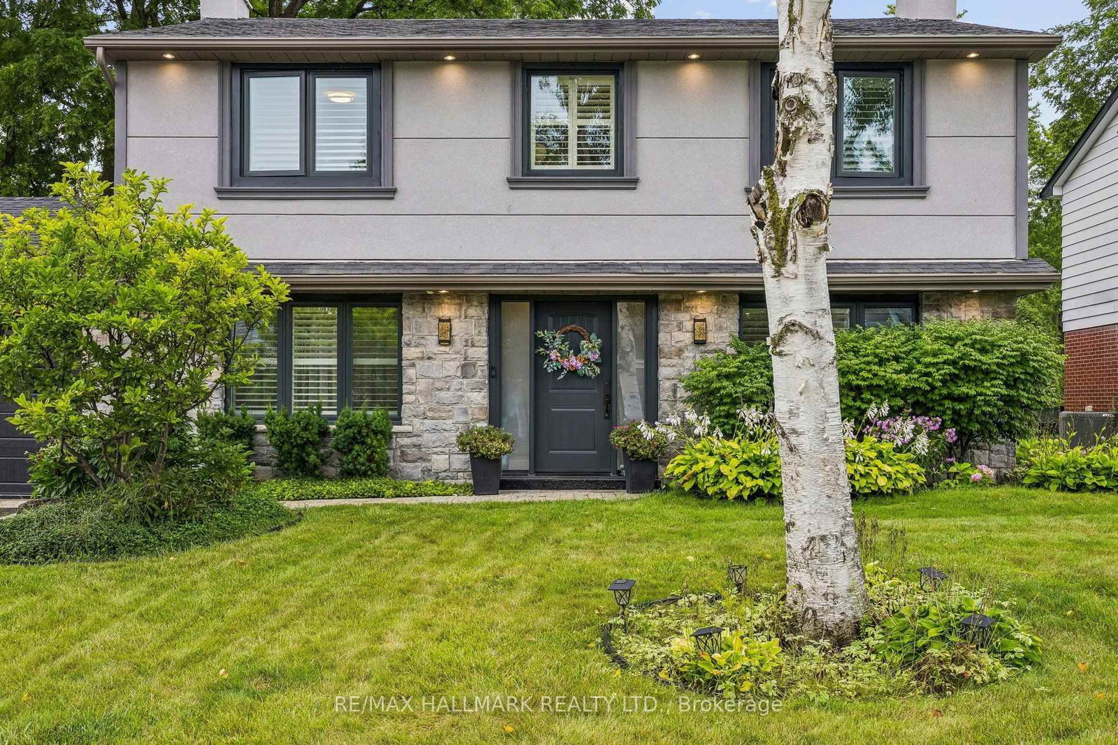 69 Nisbet Drive • Aurora, ON photo 3