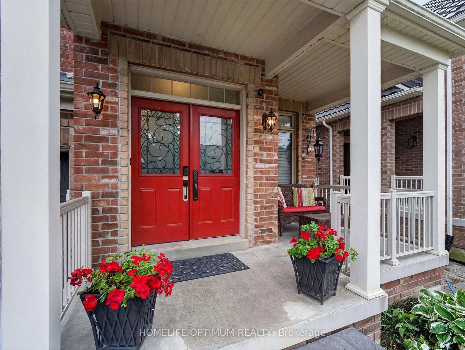 83 Strachan Trail • New Tecumseth, ON photo 3