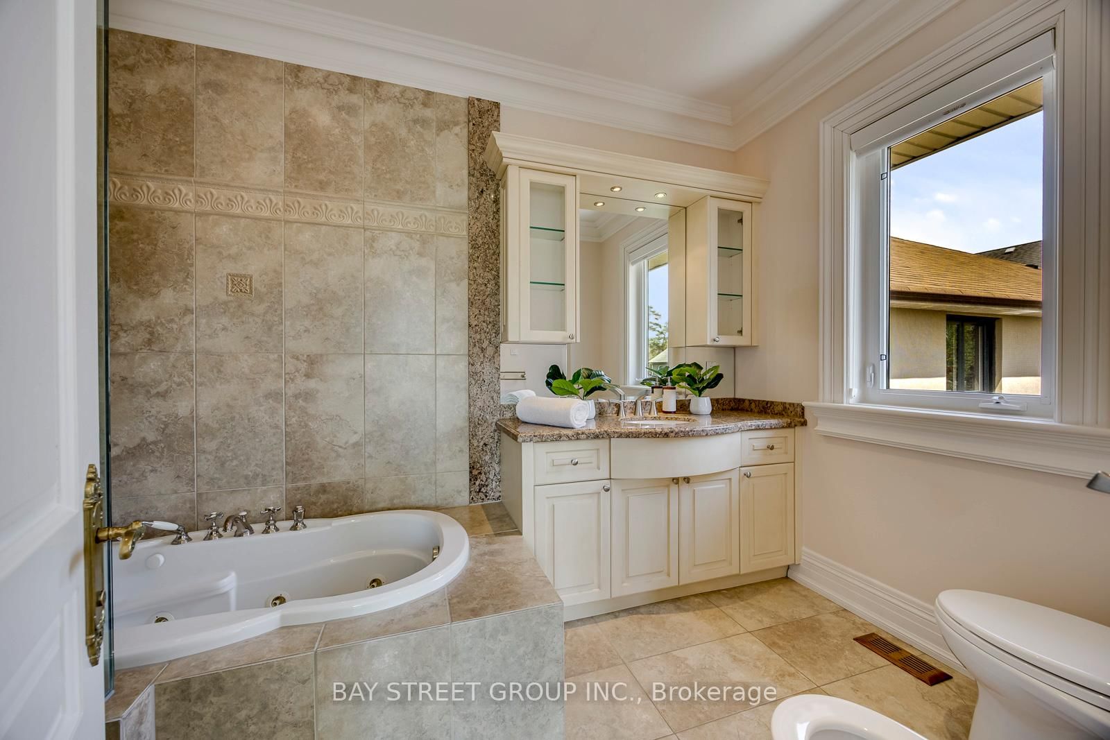 56 Winchester Lane • Richmond Hill, ON photo 32