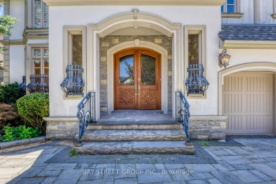 56 Winchester Lane • Richmond Hill, ON photo 6