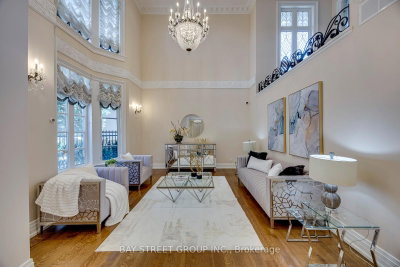56 Winchester Lane • Richmond Hill, ON photo 9