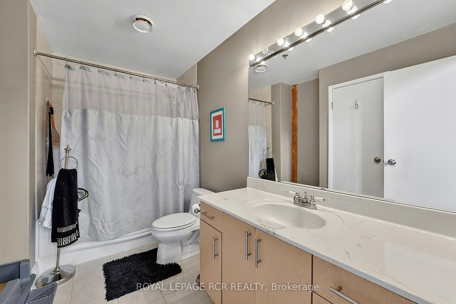 543 Timothy Street • #207 • Newmarket, ON photo 15
