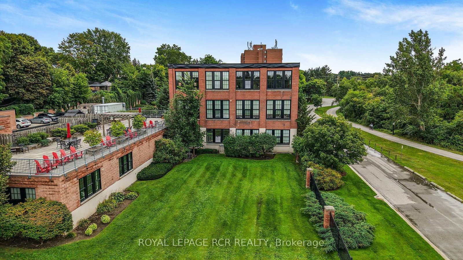 543 Timothy Street • #207 • Newmarket, ON photo 35