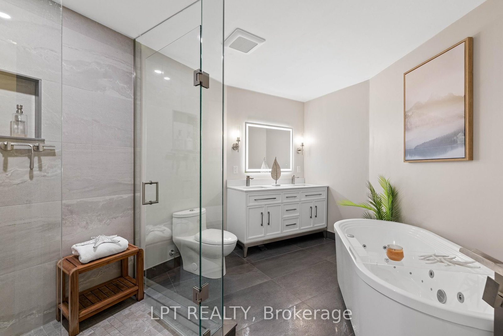204 The Queensway S • Georgina, ON photo 21