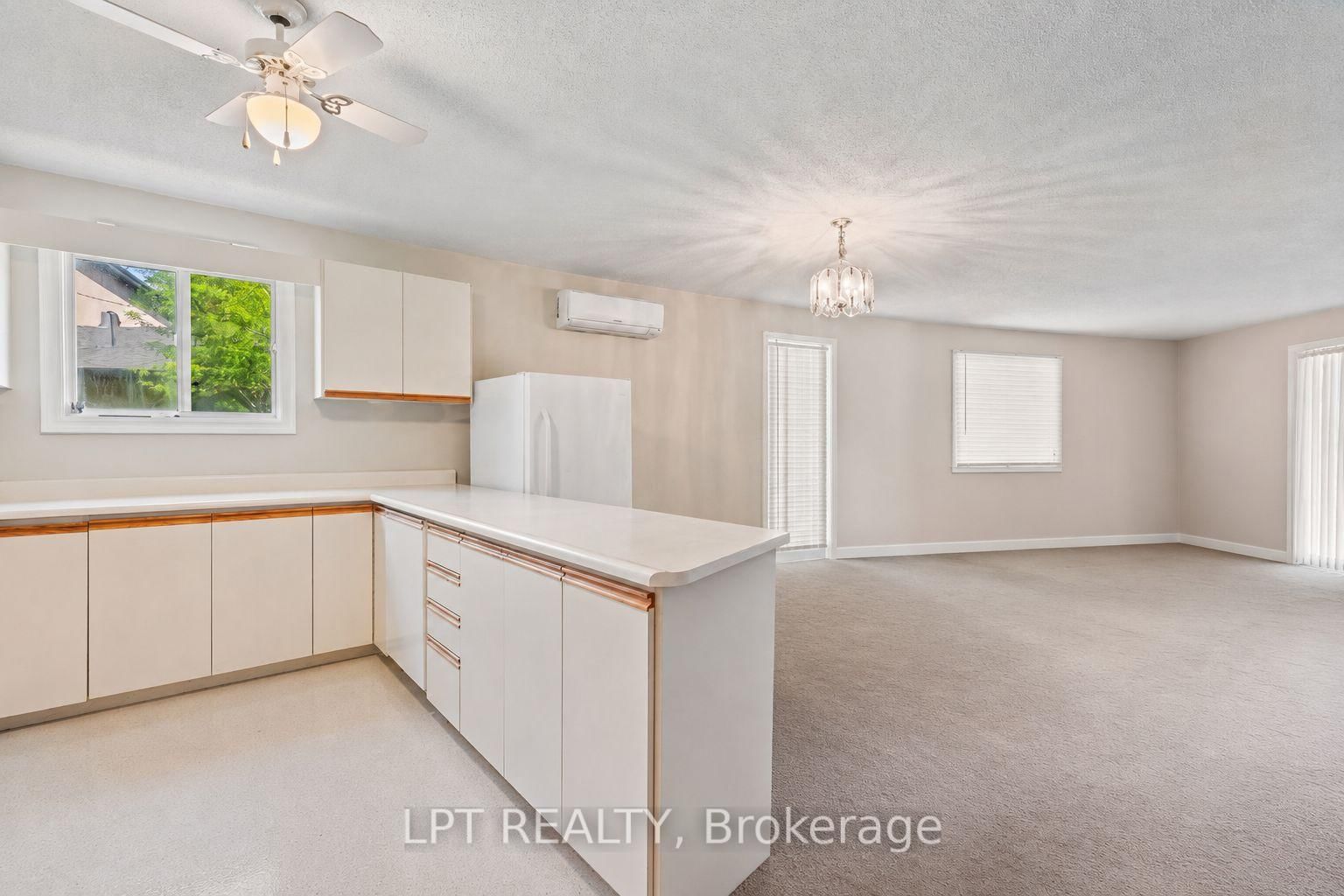 204 The Queensway S • Georgina, ON photo 34