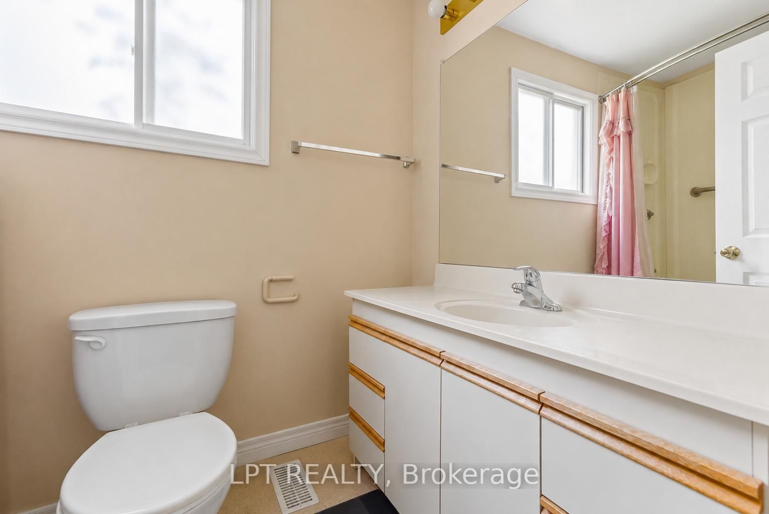 204 The Queensway S • Georgina, ON photo 39