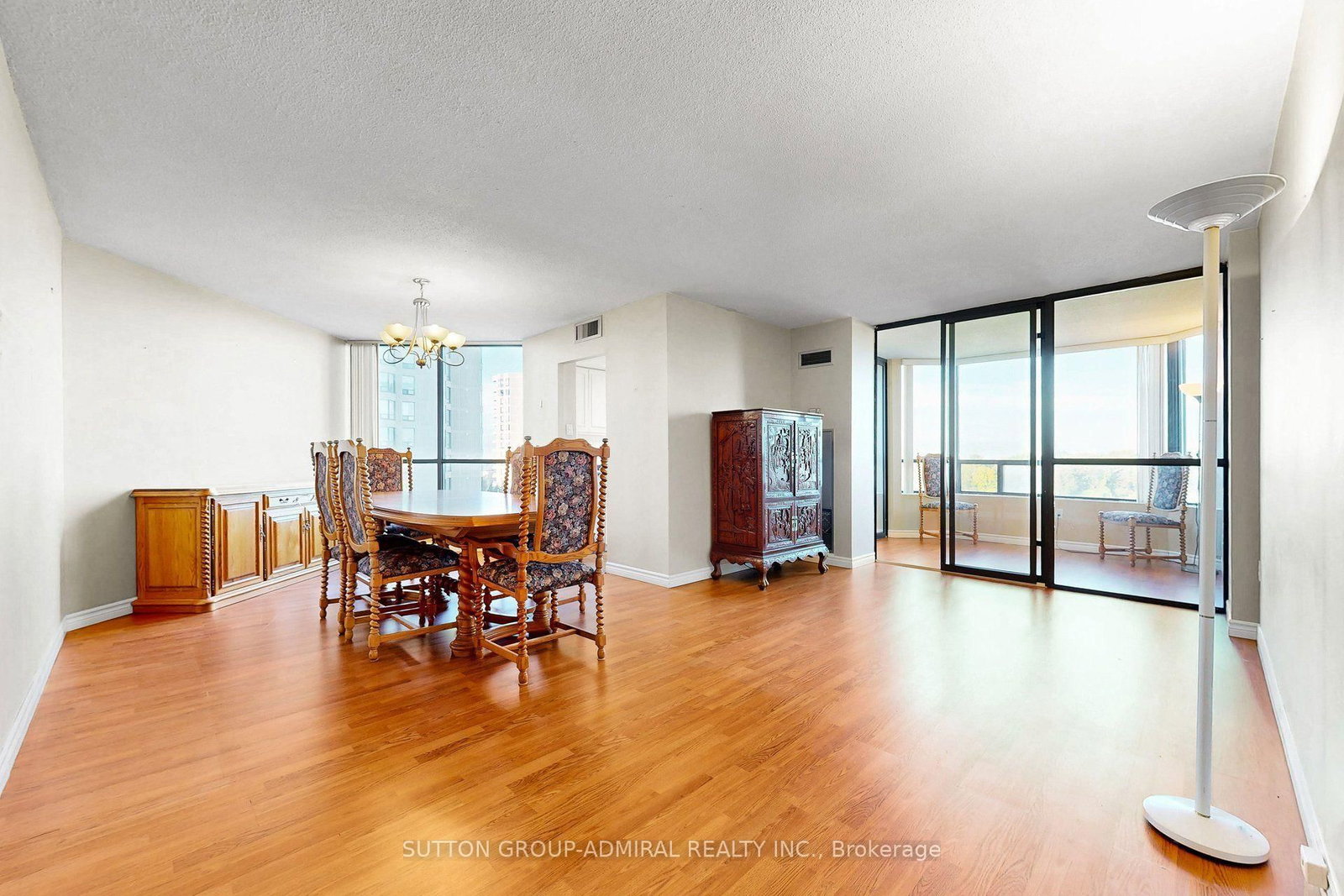 7460 Bathurst Street • #711 • Vaughan, ON photo 5