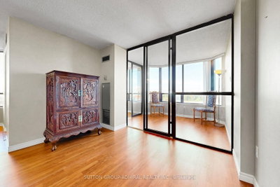 7460 Bathurst Street • #711 • Vaughan, ON photo 7
