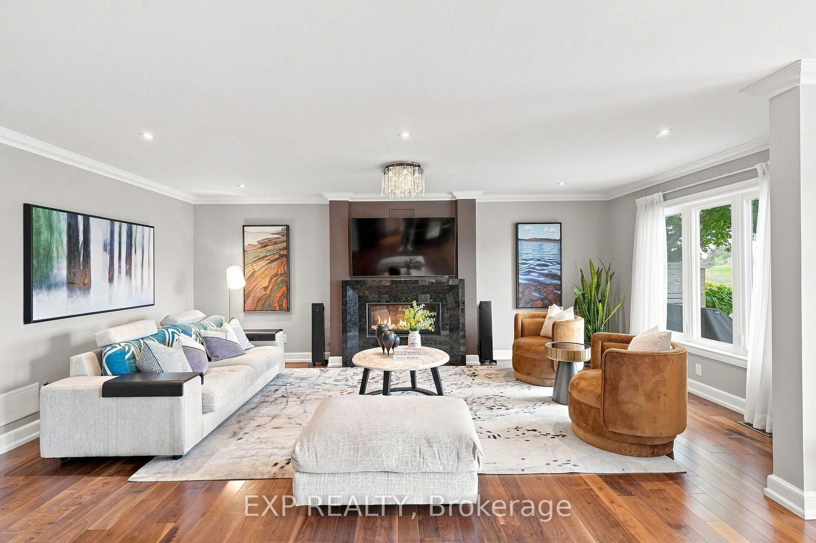 655 Culler Mews • Newmarket, ON photo 12