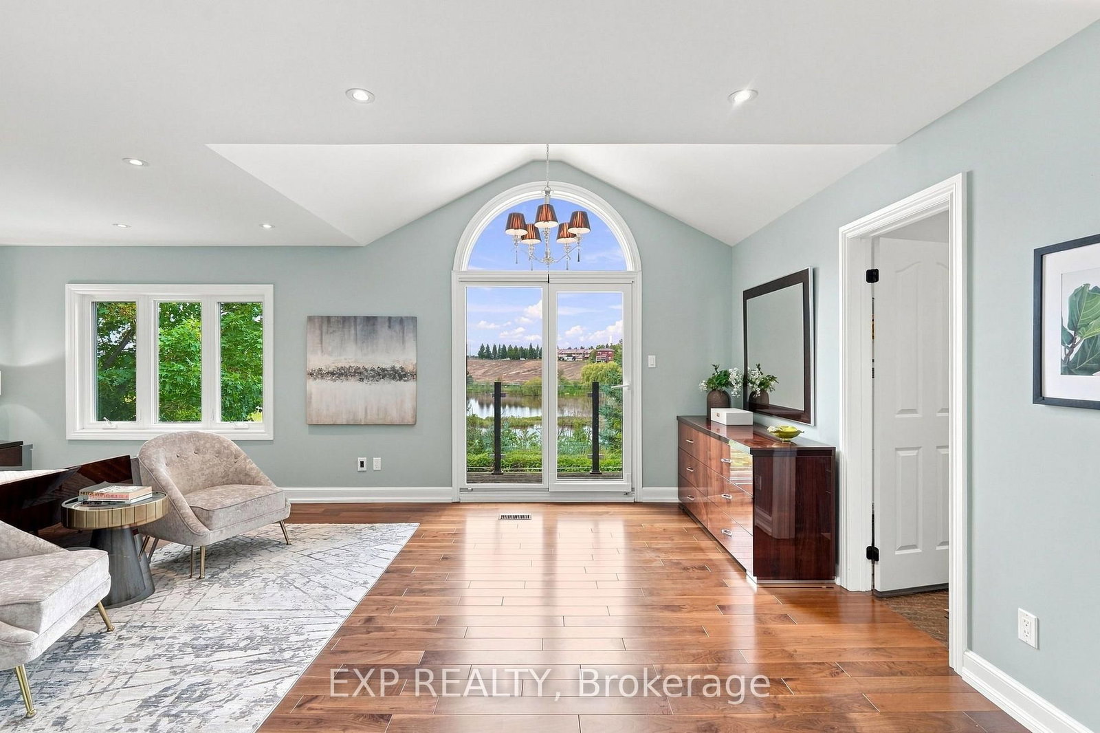 655 Culler Mews • Newmarket, ON photo 20