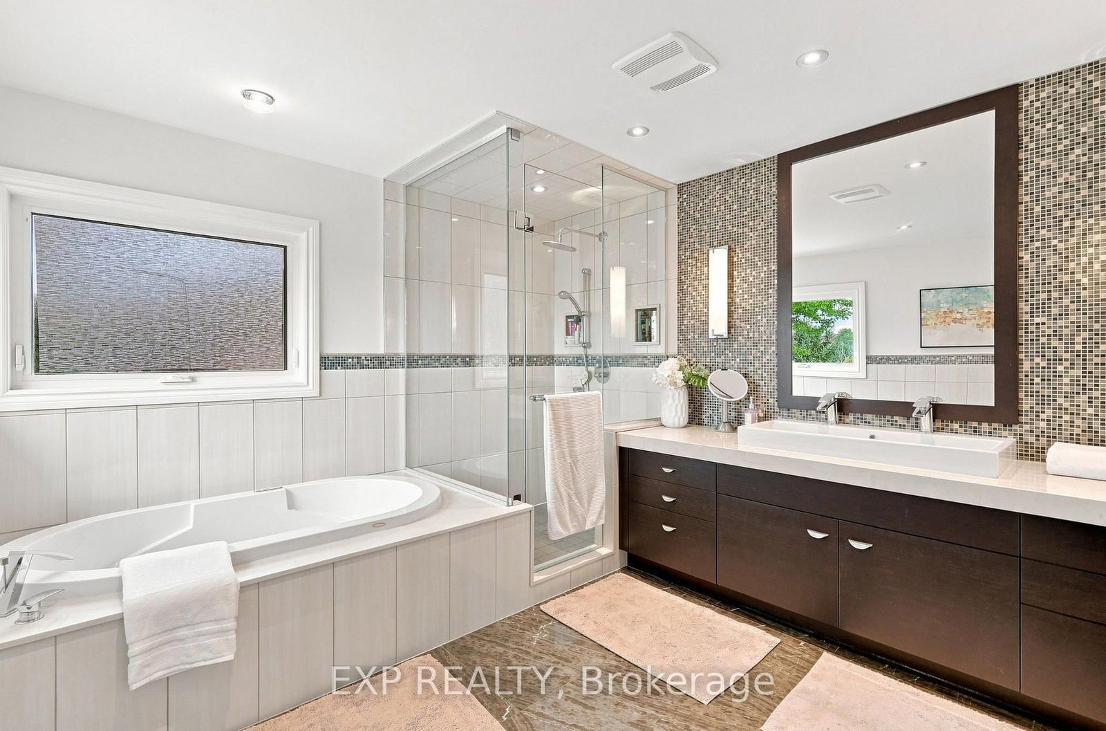 655 Culler Mews • Newmarket, ON photo 24