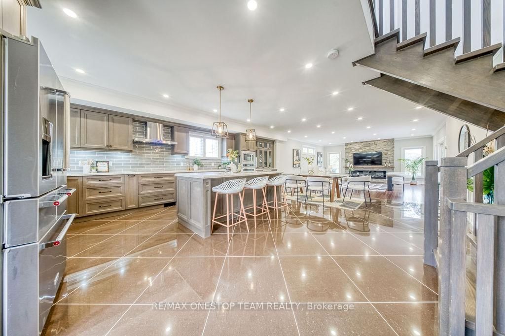 95 Sciberras Road • Markham, ON photo 4
