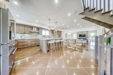 95 Sciberras Road • Markham, ON photo 4