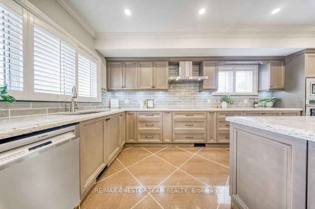 95 Sciberras Road • Markham, ON photo 5