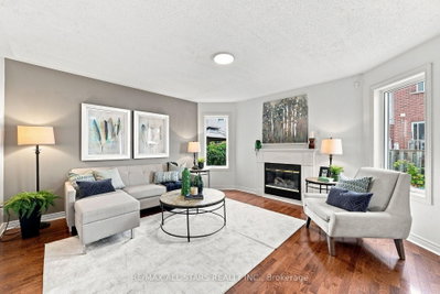 99 Glasgow Crescent • Georgina, ON photo 2