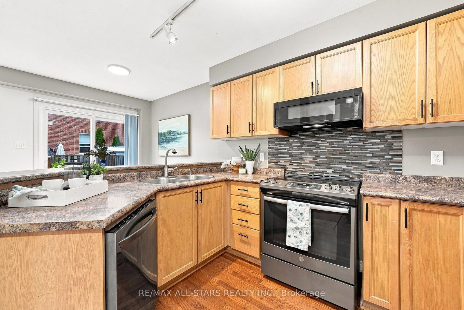 99 Glasgow Crescent • Georgina, ON photo 6