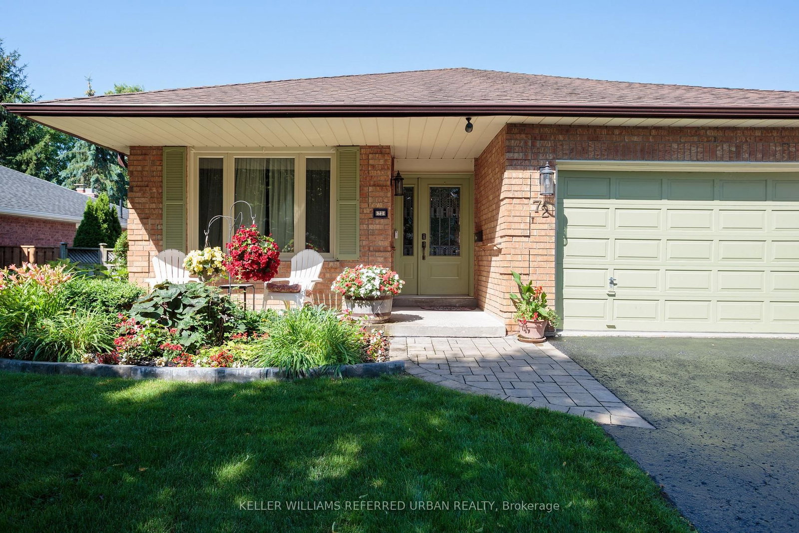 72 Munro Crescent • Uxbridge, ON photo 1