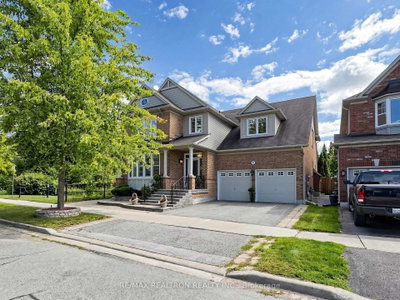 92 Clausfarm Lane • Whitchurch-Stouffville, ON photo 2