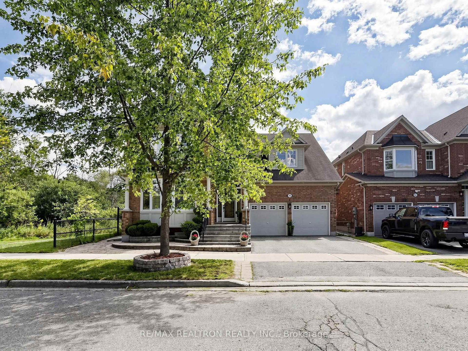 92 Clausfarm Lane • Whitchurch-Stouffville, ON photo 3