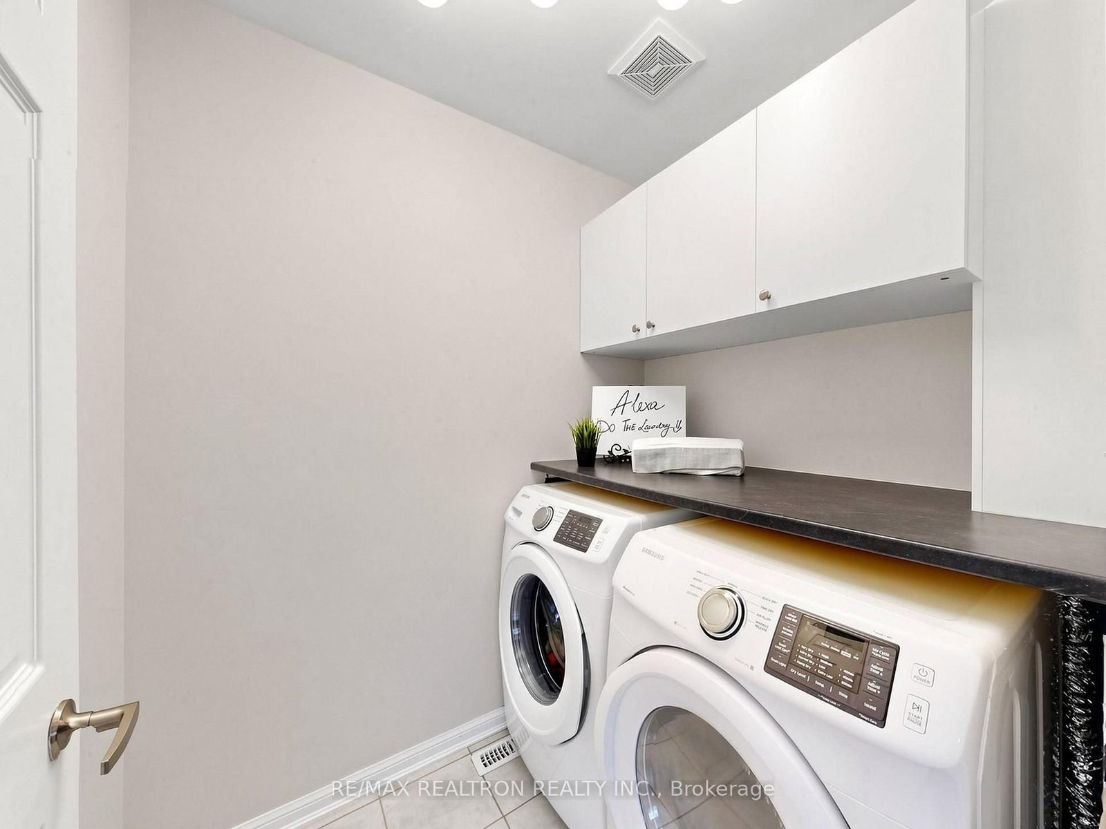 92 Clausfarm Lane • Whitchurch-Stouffville, ON photo 35