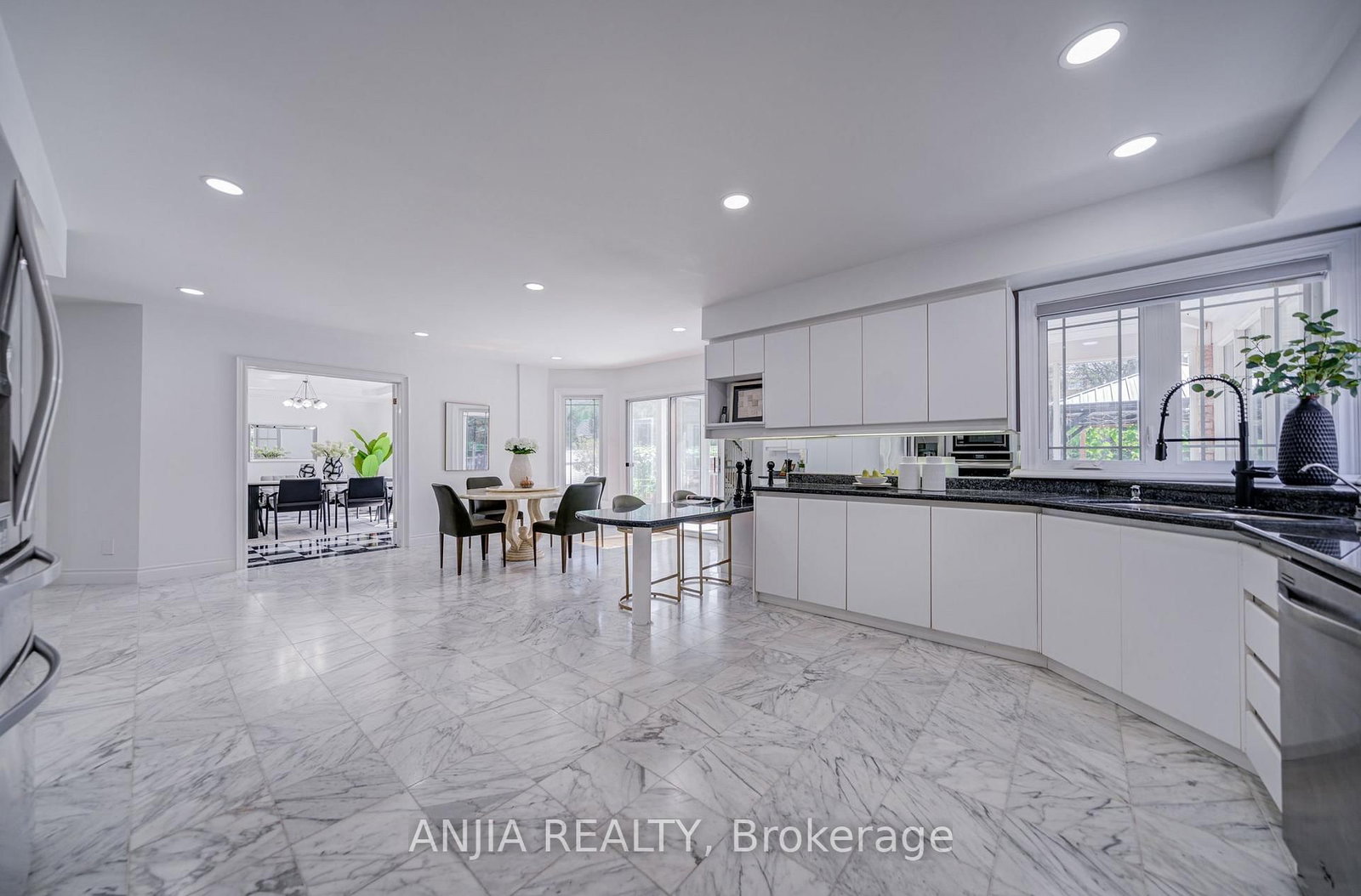 63 Beckenridge Drive • Markham, ON photo 15