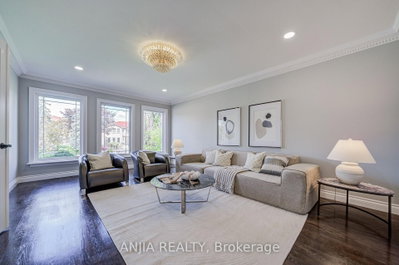 63 Beckenridge Drive • Markham, ON photo 5