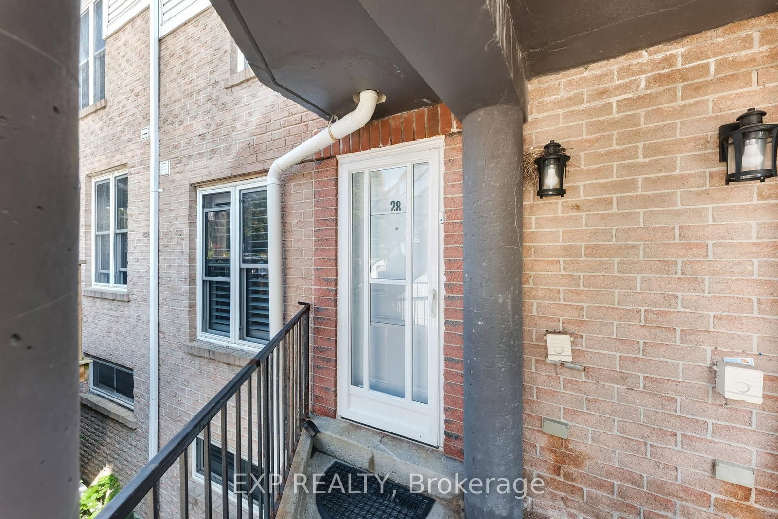 115 Main Street S • #28 • Newmarket, ON photo 3