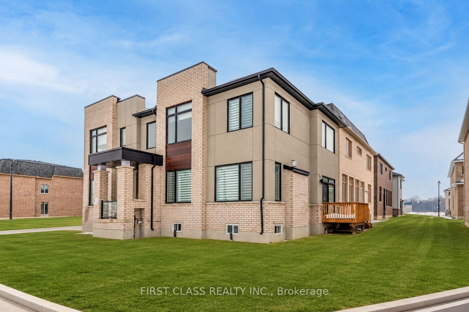 11 Godfrey Willis Drive • Markham, ON photo 2