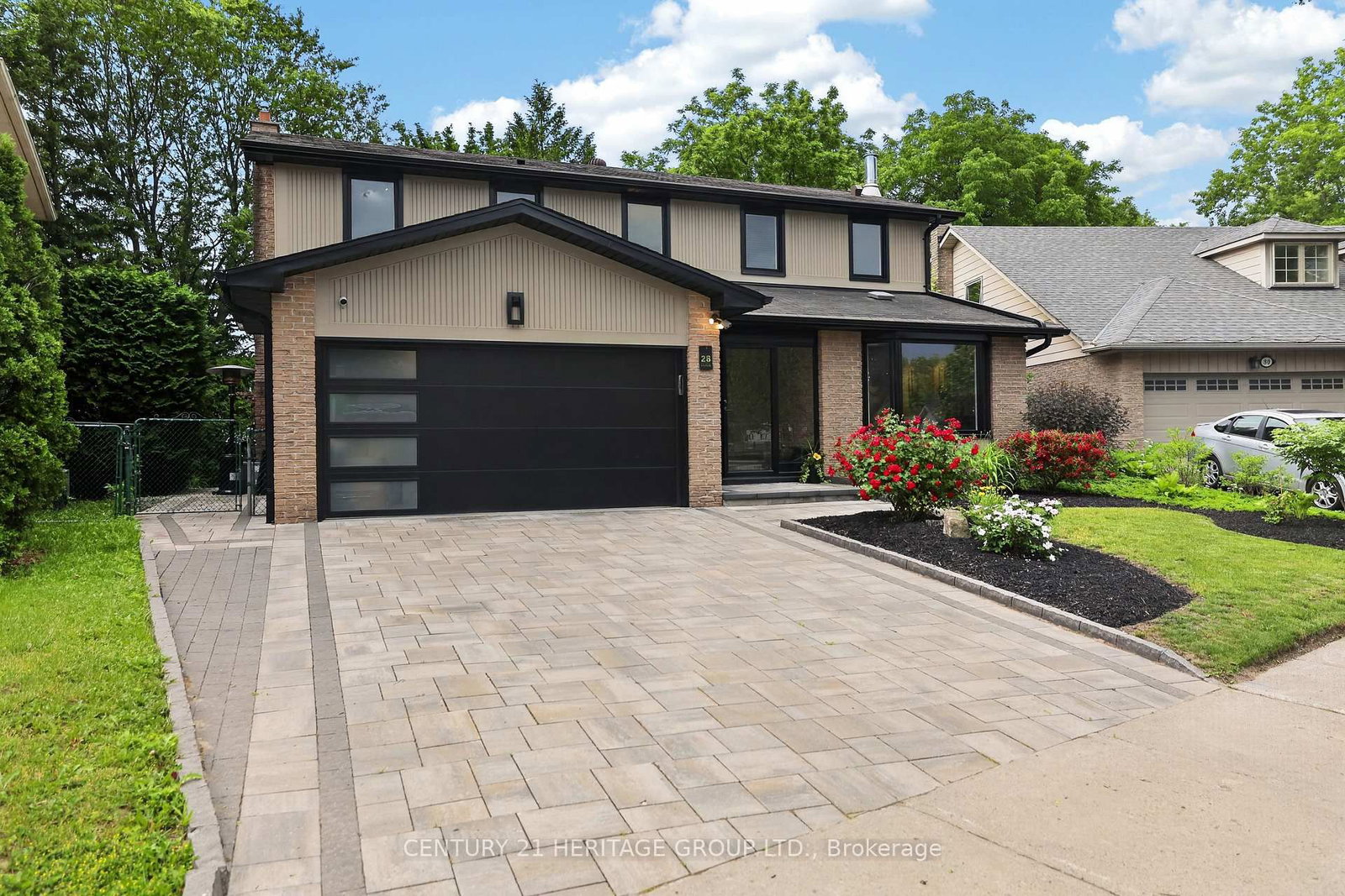 28 Innis Crescent • Richmond Hill, ON photo 2