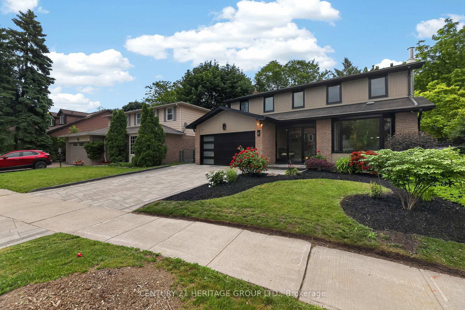 28 Innis Crescent • Richmond Hill, ON photo 5