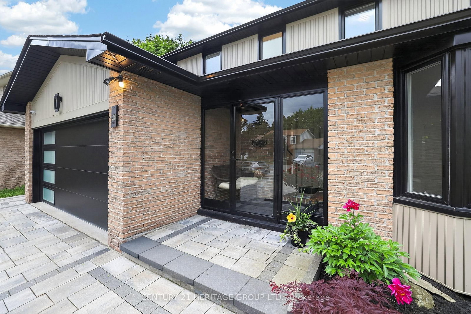 28 Innis Crescent • Richmond Hill, ON photo 6