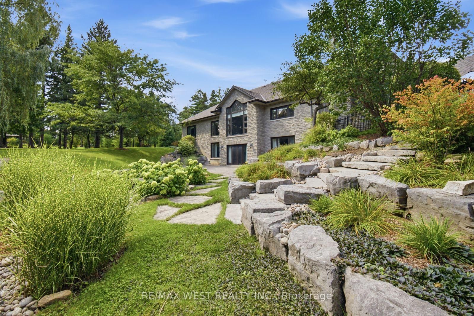 5775 Kirby Road • Vaughan, ON photo 38