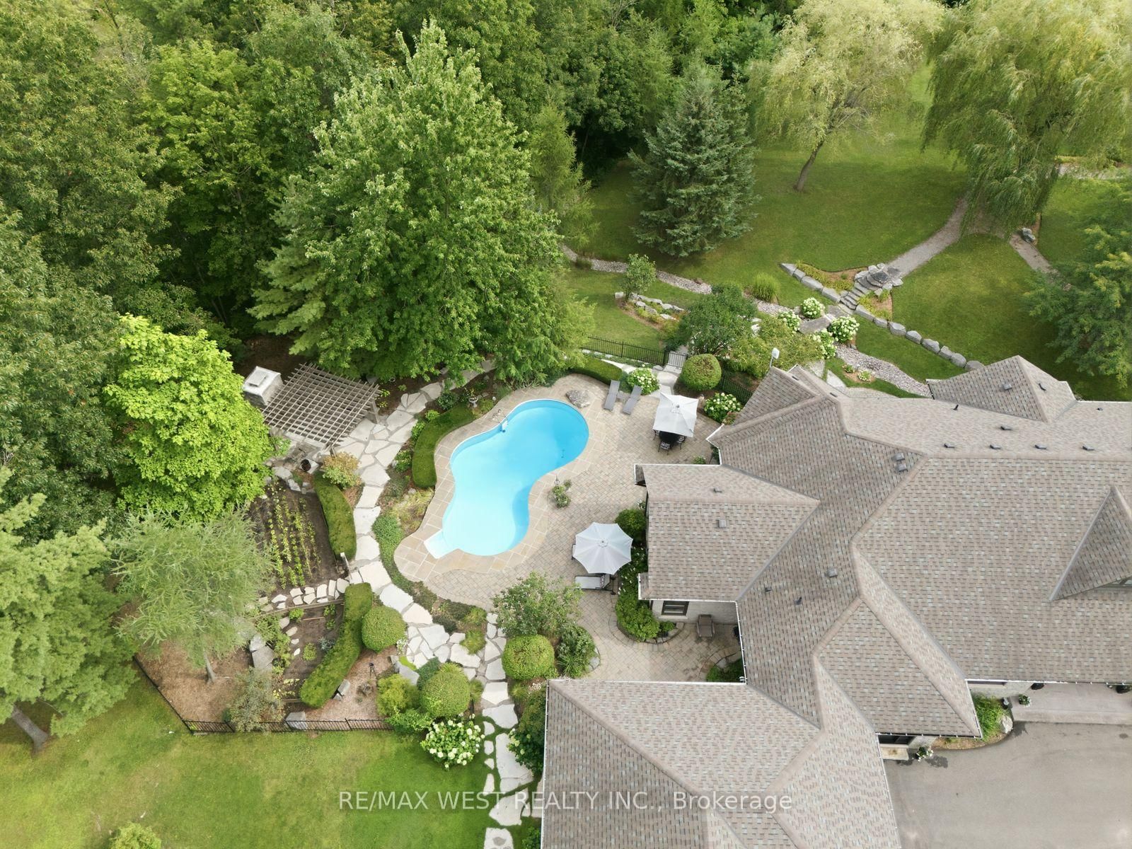 5775 Kirby Road • Vaughan, ON photo 48