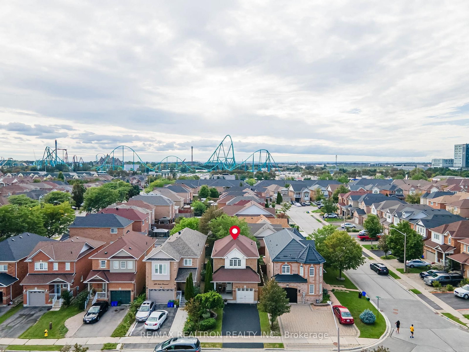 195 Kale Crescent • Vaughan, ON photo 2