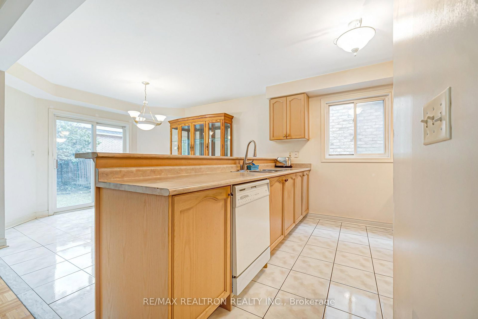 195 Kale Crescent • Vaughan, ON photo 8