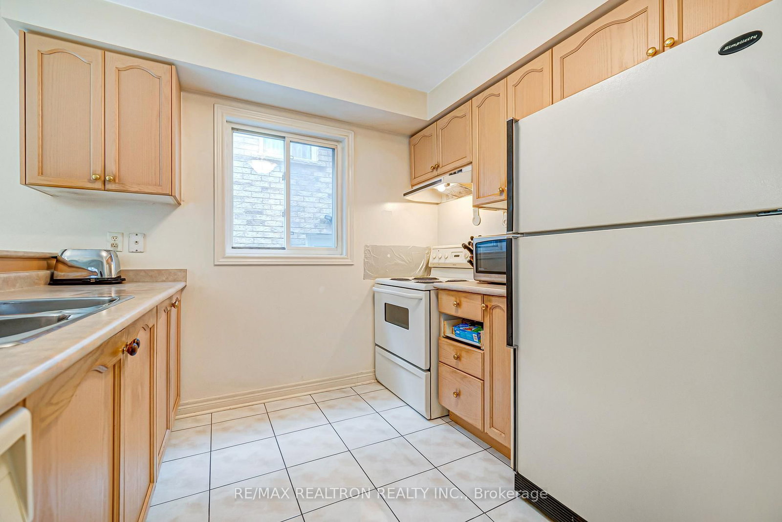 195 Kale Crescent • Vaughan, ON photo 9