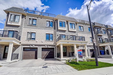 25 Sunbury Lane • Whitchurch-Stouffville, ON photo 2