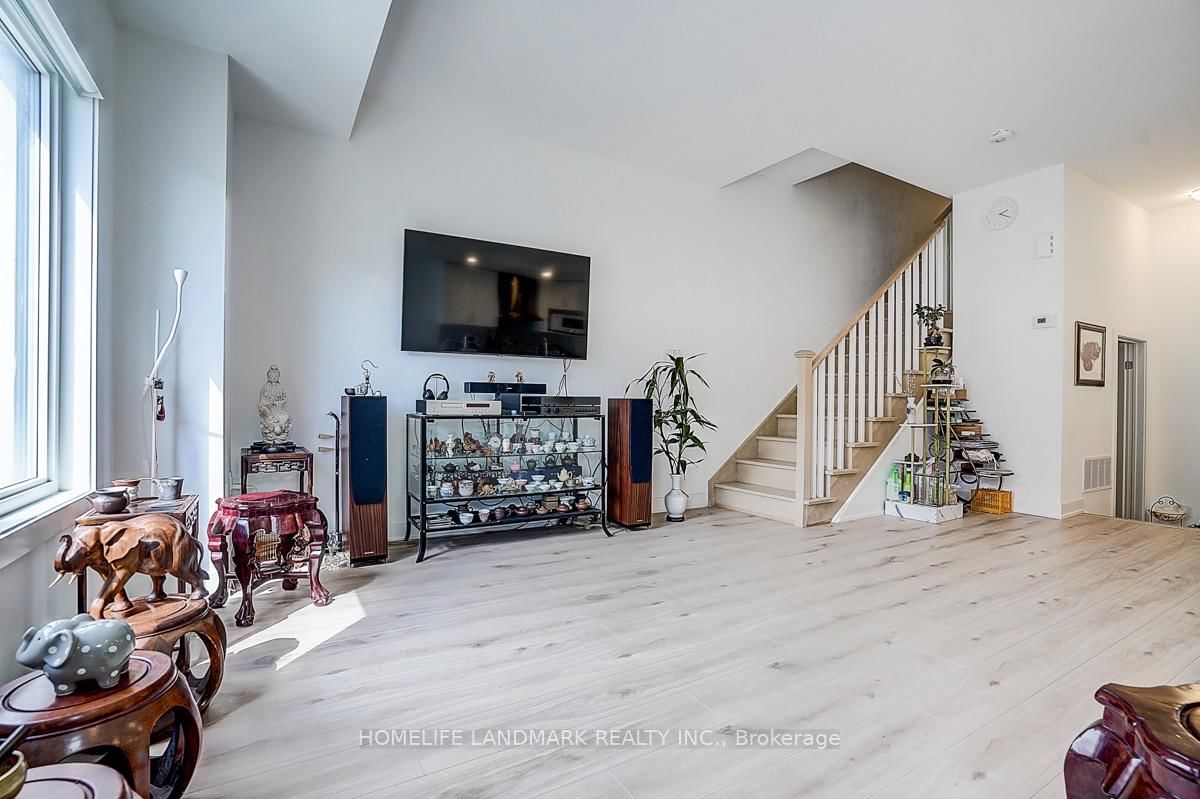 25 Sunbury Lane • Whitchurch-Stouffville, ON photo 28