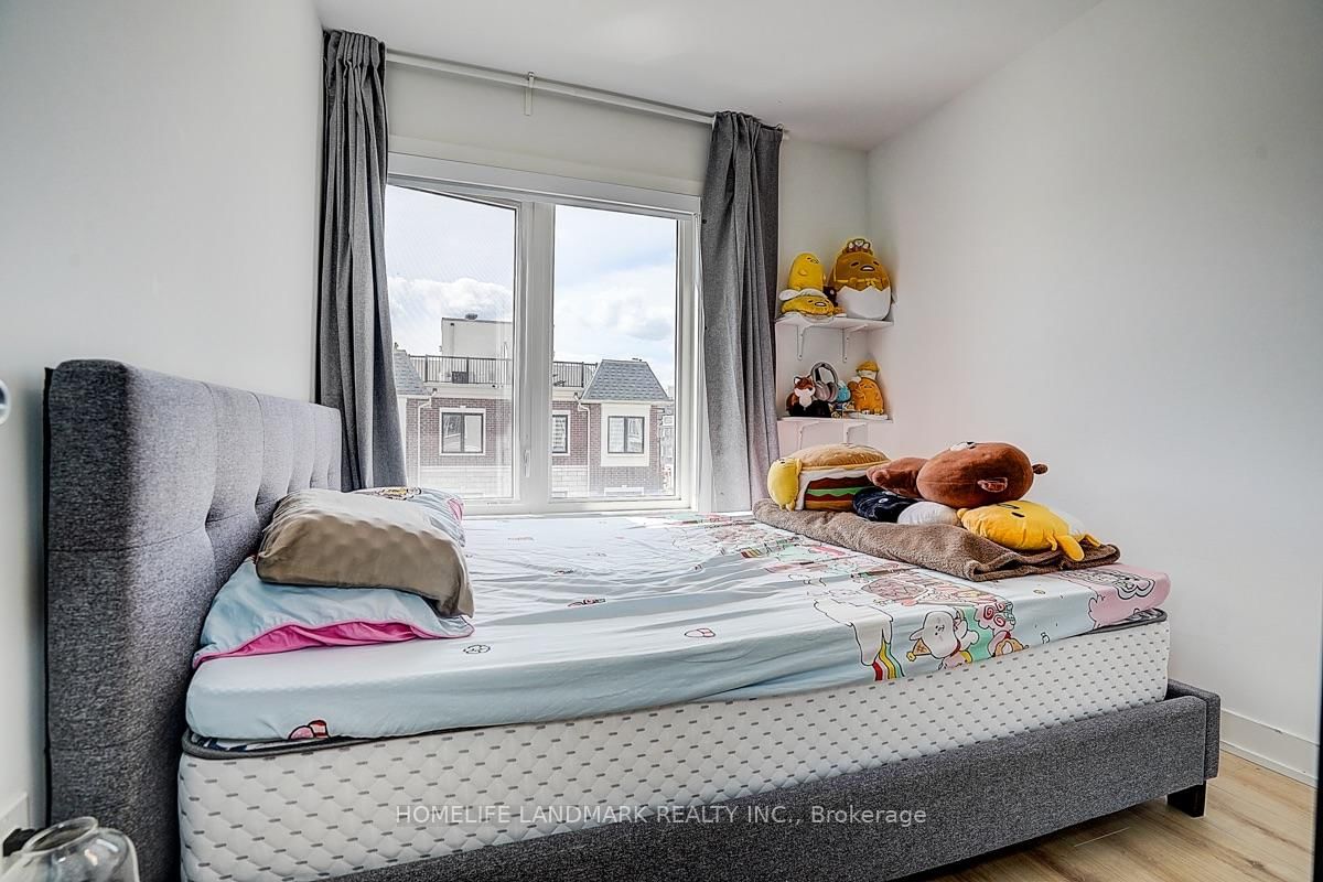25 Sunbury Lane • Whitchurch-Stouffville, ON photo 32