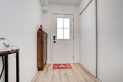 25 Sunbury Lane • Whitchurch-Stouffville, ON photo 5