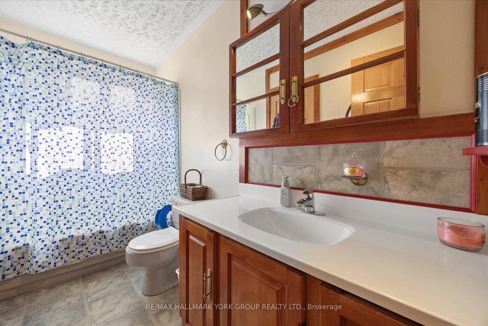 54 North Street • Georgina, ON photo 11